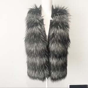 Ellen Tracy gray black  faux fur vest size medium